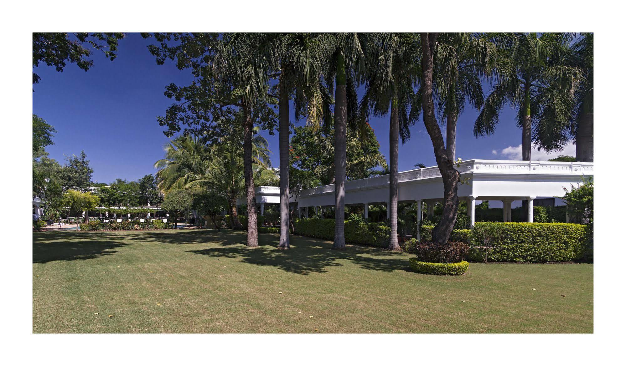Jehan Numa Palace Hotel Bhopal Exterior foto